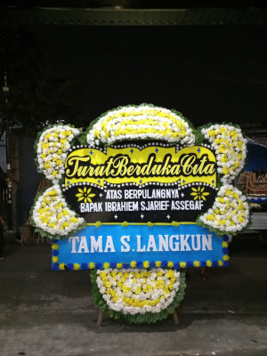 Papan Bunga Duka di Musuk